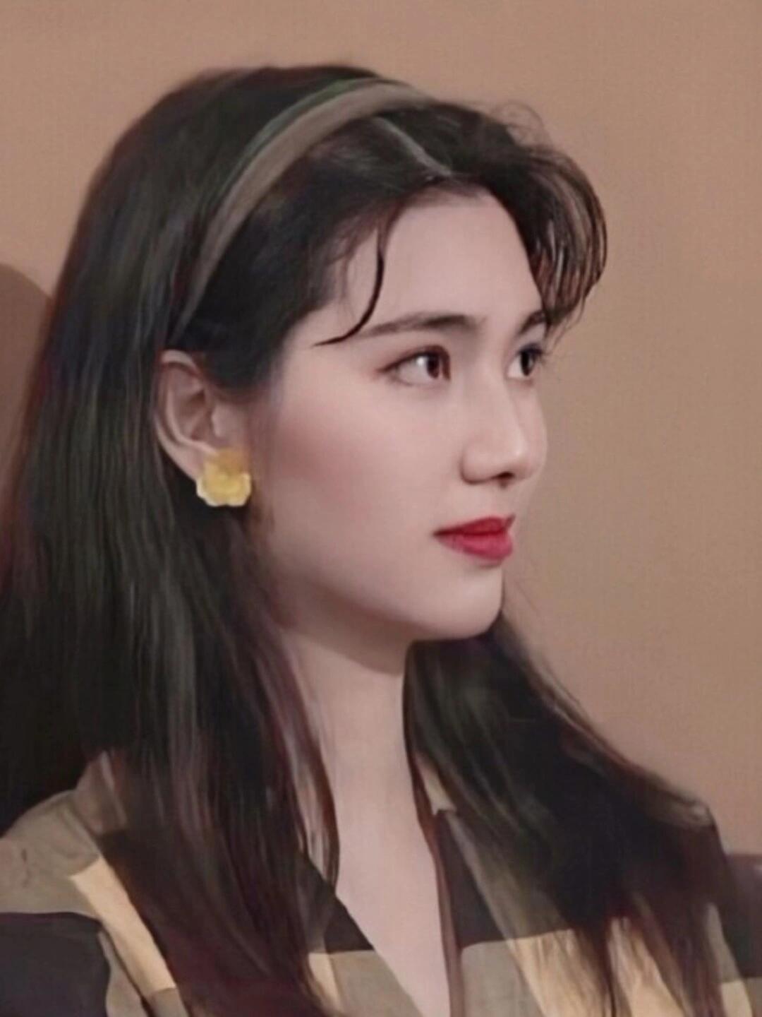 洪欣：美过李嘉欣，巅峰时闪婚闪离
