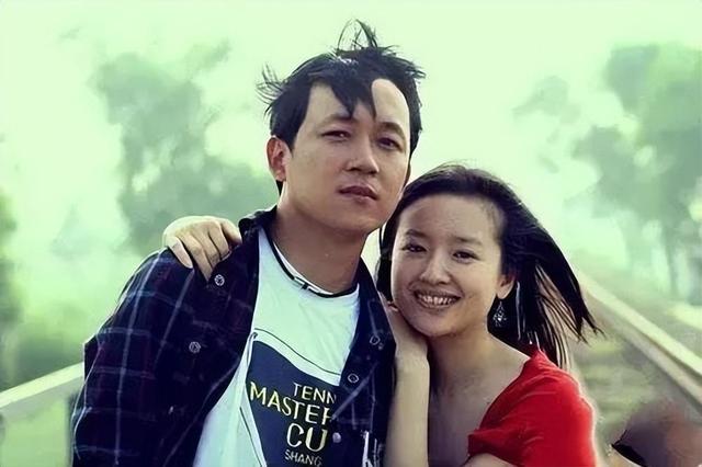 互戴“绿帽”夫妻,婚后各玩各的毫不避讳,曝光后互爆丑闻?(绿色和哪个颜色是互补色)-第3张图片-九妖电影 互戴“绿帽”夫妻,婚后各玩各的毫不避讳,曝光后互爆丑闻?(绿色和哪个颜色是互补色)-第3张图片-九妖电影