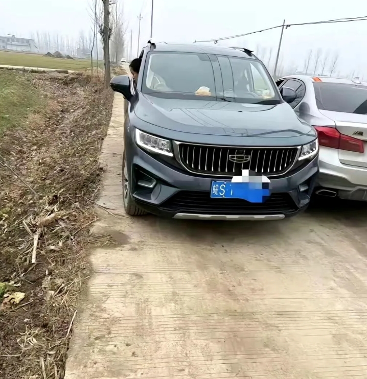 狭路相逢，老司机获胜，可惜这两人水平都不过关啊