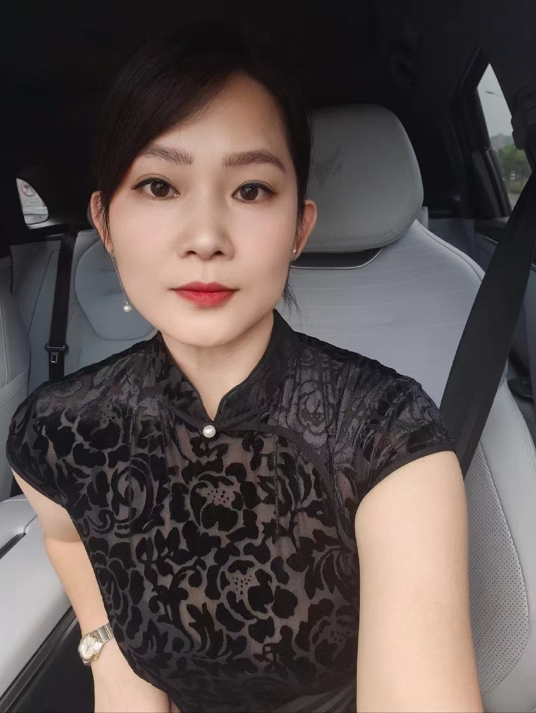 拖女同胞的后腿了，32岁了至今还嫁不出去