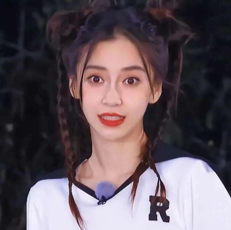 大宝贝人缘有多好
复出后多方奔走，终于推开乌云见天明。
不仅新剧可以顺利播出，而