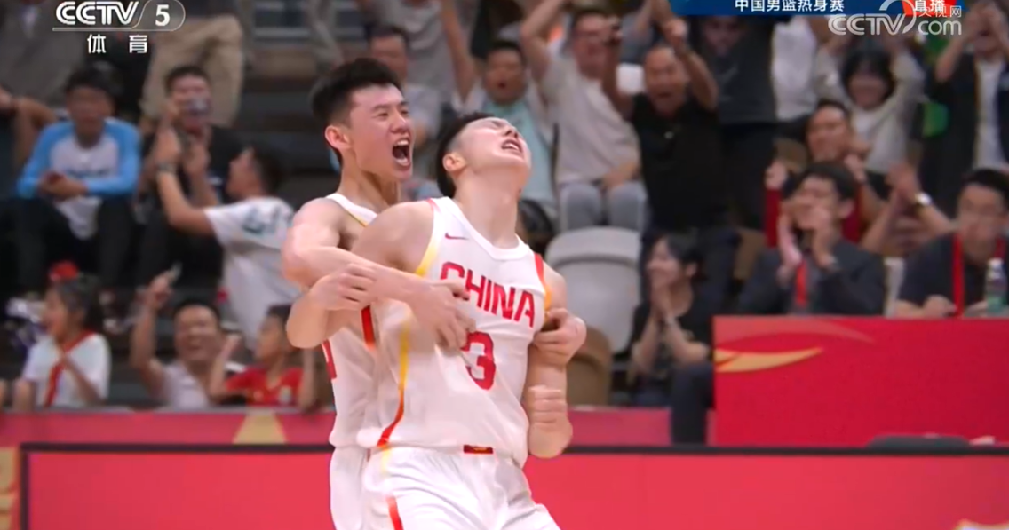 胡明轩3分绝杀！！！
拯救中国男篮！！！
中国男篮输了整整一个夏天！
今天晚上，