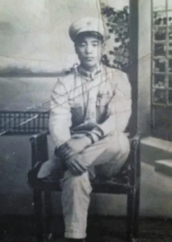 1944年，八路军干部陈克被俘，敌人把他押到刑场杀害，可行刑当天，一个汉奸抓来一