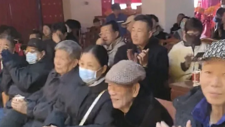大家都错怪杨议了，直到杨氏相声新店开业，我才明白他的良苦用心