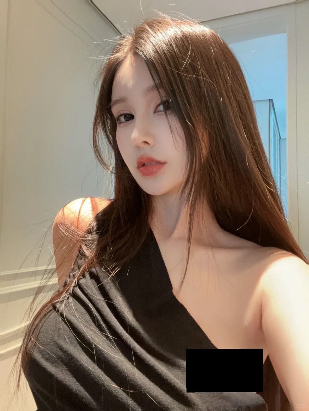 顶光拍照 女人最好的医美
头发颜色就是黑茶色 掉色了
顶光下的头发颜色也好看 我