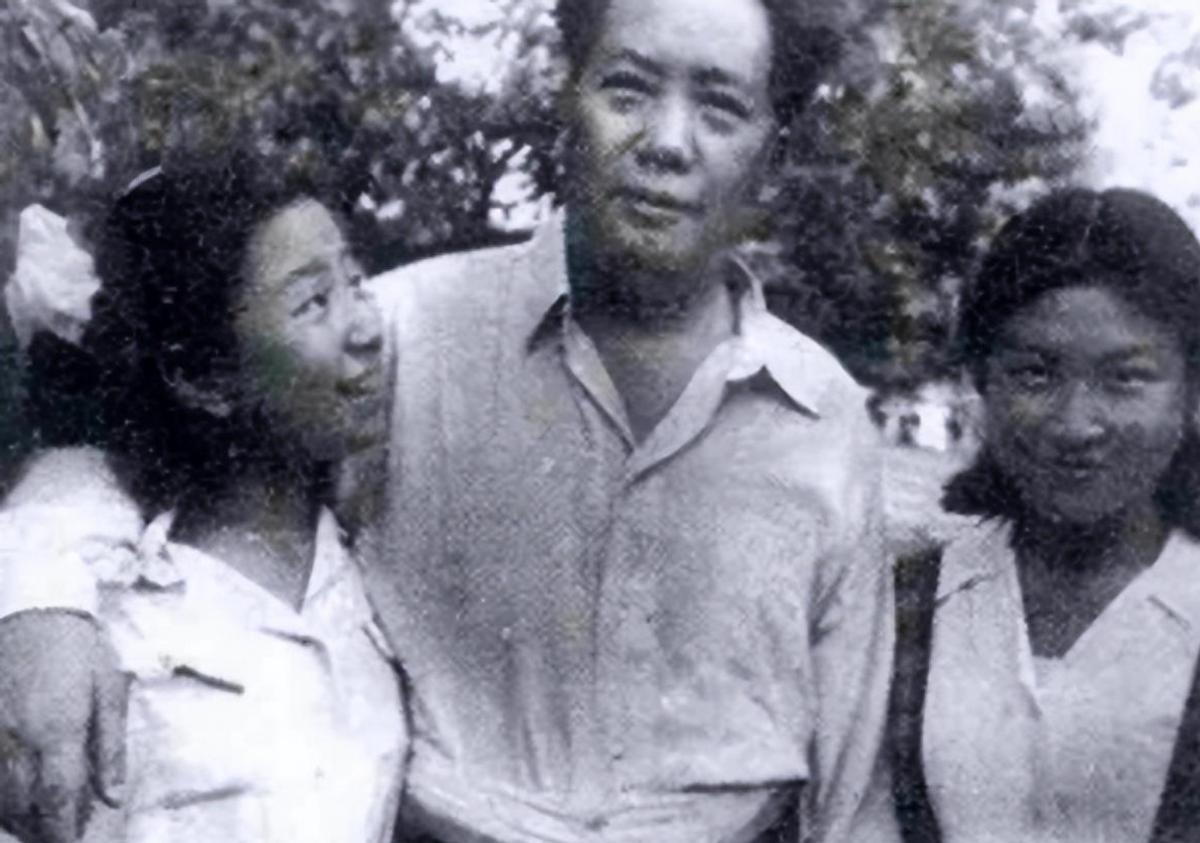 1965年，毛主席曾谈论过关于“干部家风”的问题，期间他就留下了两个预言，没想到