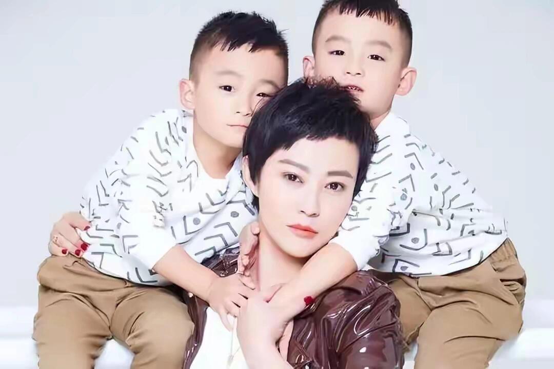 郝蕾：单亲妈妈的坚韧与幸福