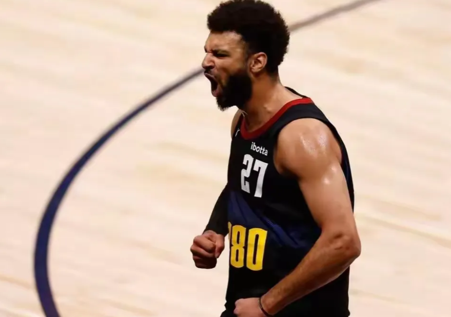 掘金穆雷太惨了，球队直接不要他了。
据报道，奥运会前掘金打算给穆雷提供一份5年2