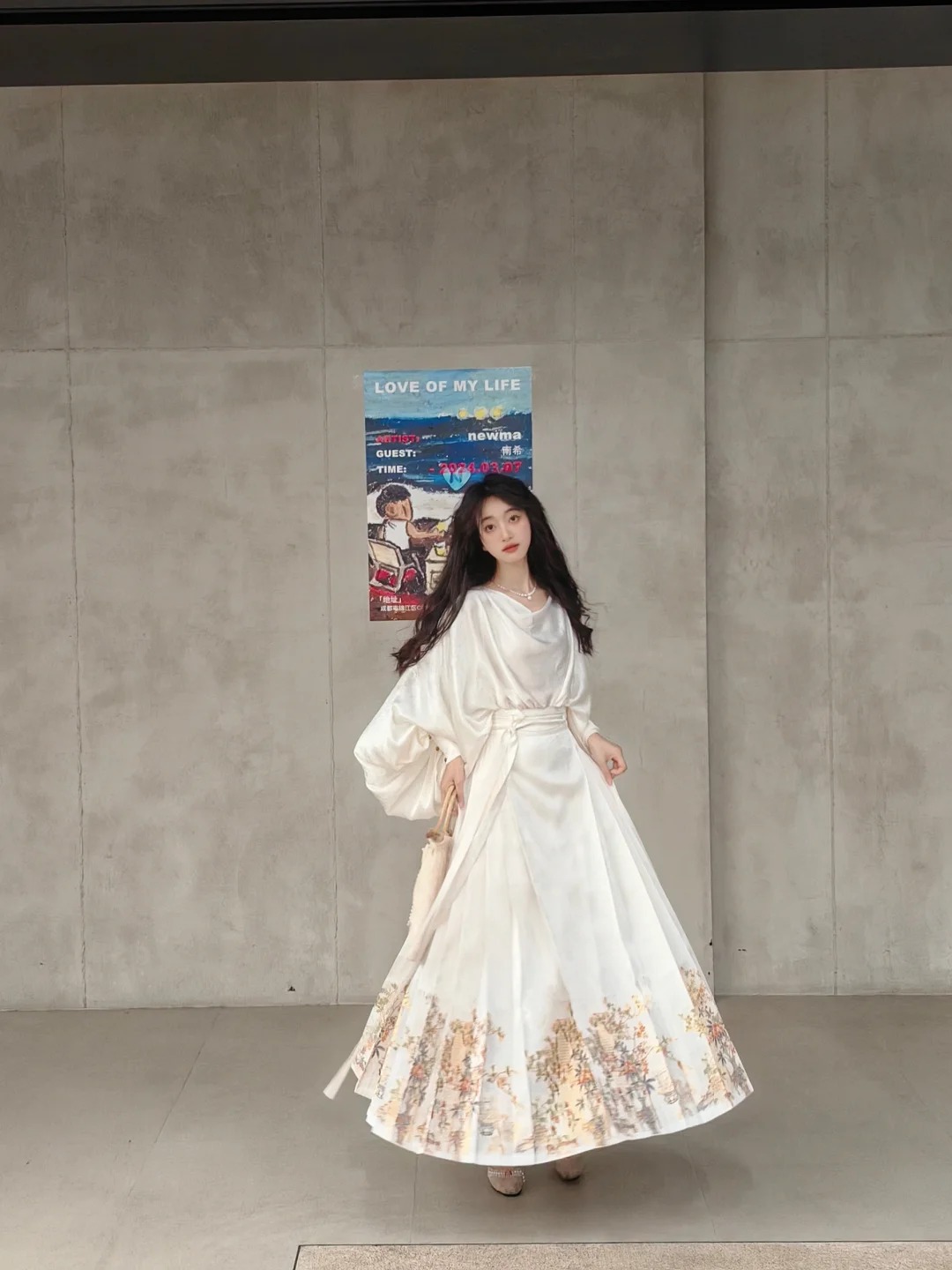 对不起打扰了，今天有点自恋
马面搭配荡领，谁懂啊！！！圣洁又优雅！而且也不用特意