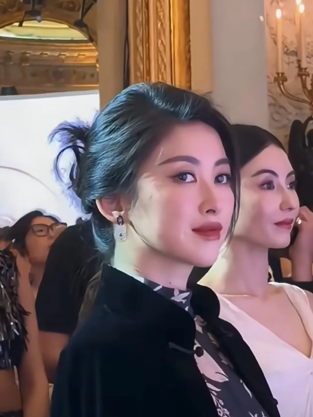 第一次看到很多人说朱珠比张柏芝更漂亮，不过按亚洲美女排名的话，也确实是朱珠排在更