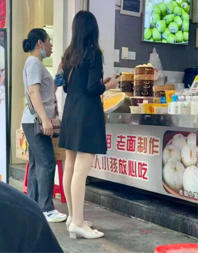 😅2024 年 11 月 23 日，星期六。今天发生了件超有趣的事。去买早餐的