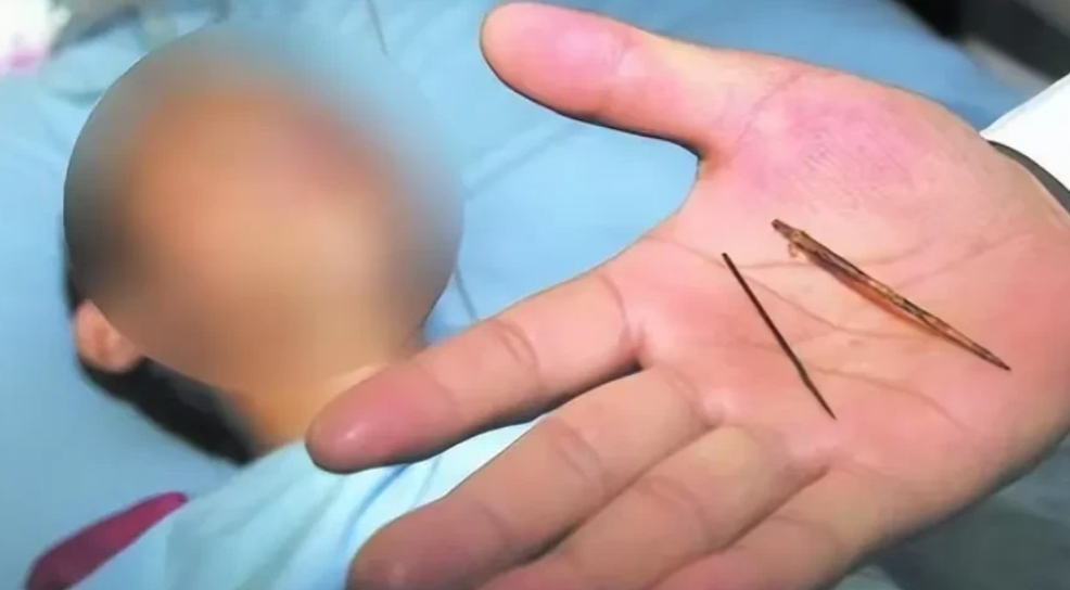 “蛇蝎心肠！”北京，一男子发现2岁孩子哭闹不止，突然很怕接近保姆，给孩子洗澡时，