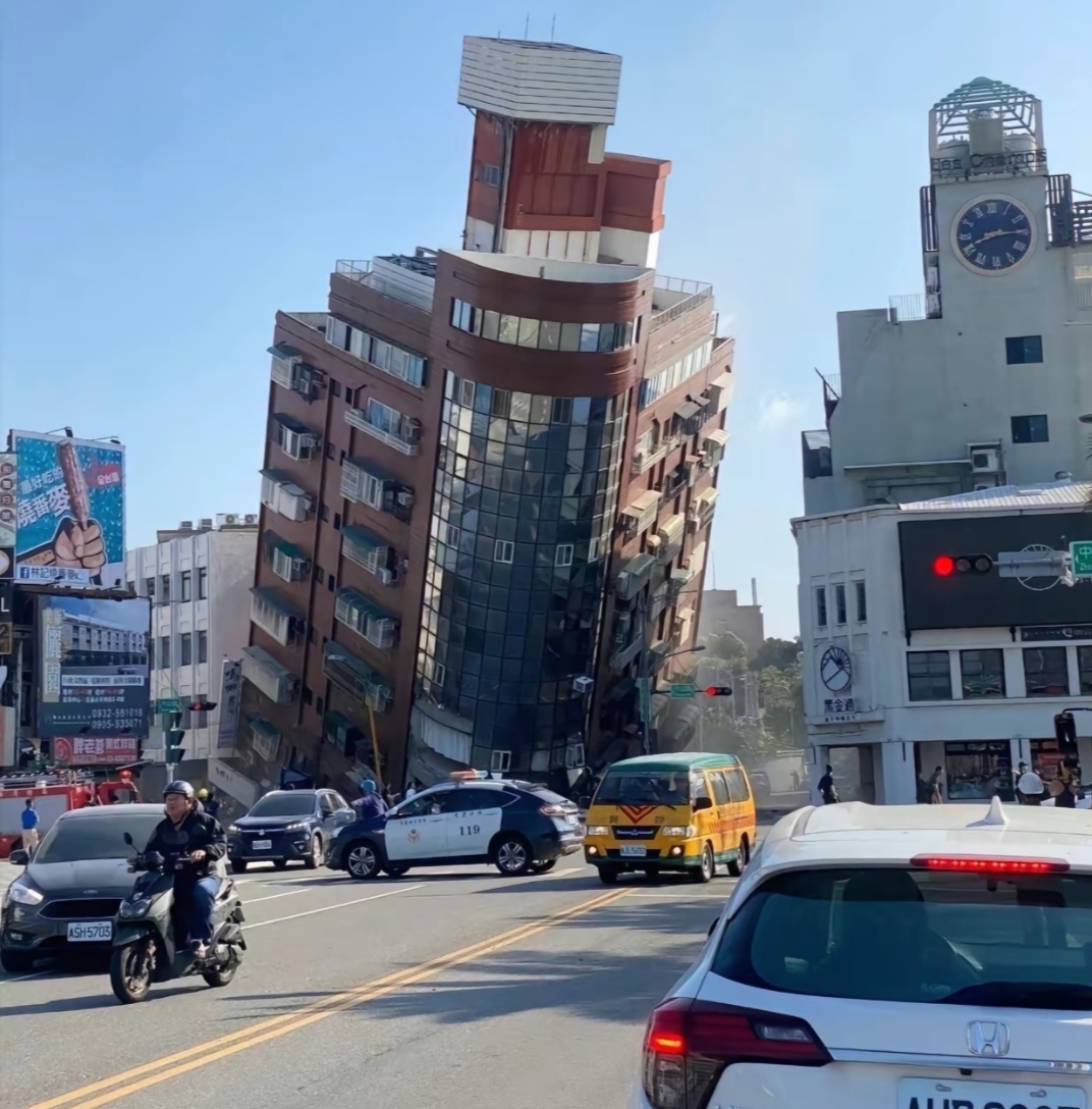 昨天上午7点58分中国台湾花莲县海域发生7.3级地震，震源深度12千米，并出现多