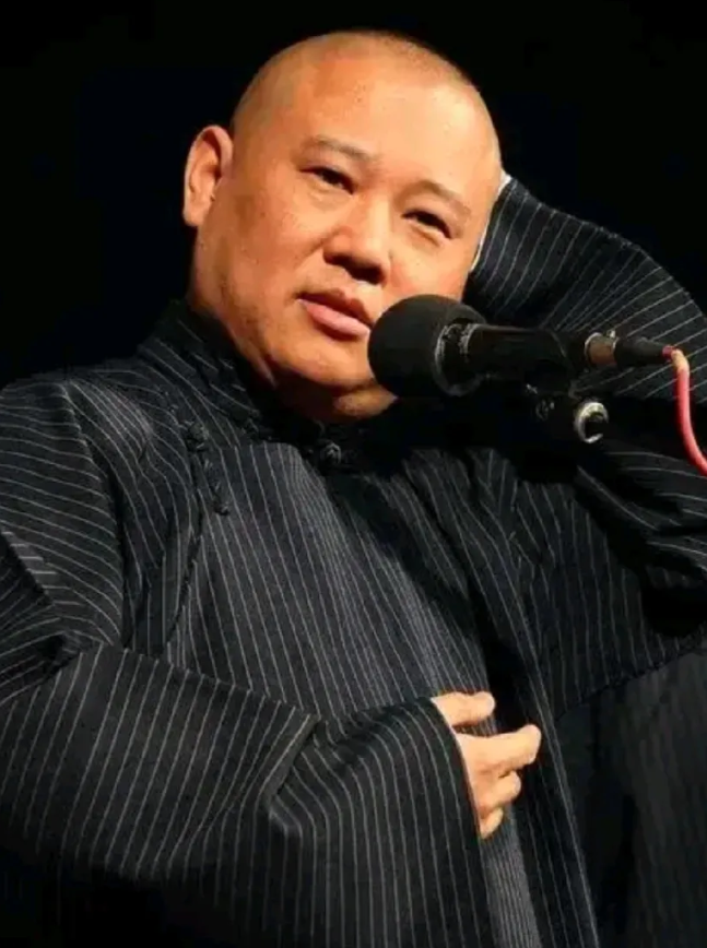 郭德纲现在慌的坐不住是事实！票价降了是事实，新街口小园子关门了是事实，曹云金网上
