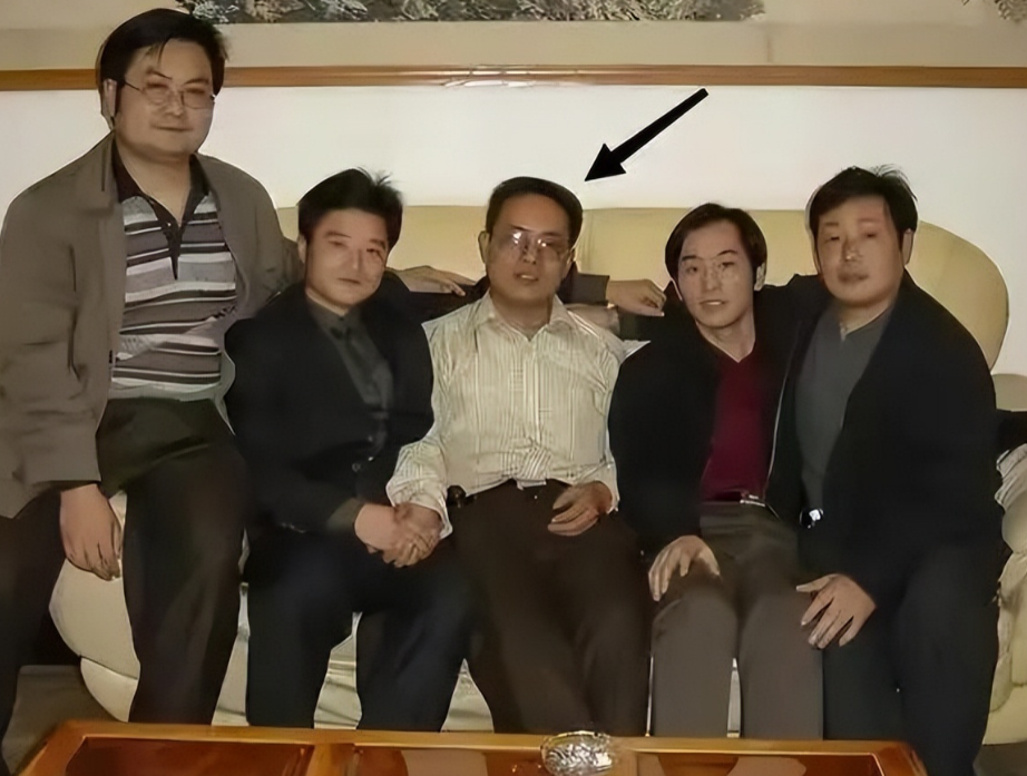 1991年，广西一幼儿园内，一名5岁的小女孩被公安人员抱走，惨遭性侵。谁也没想到