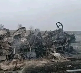 炸！炸！炸！
俄罗斯在赫尔松地区的雷达站被乌克兰使用3架无人机给炸毁了，在俄罗斯