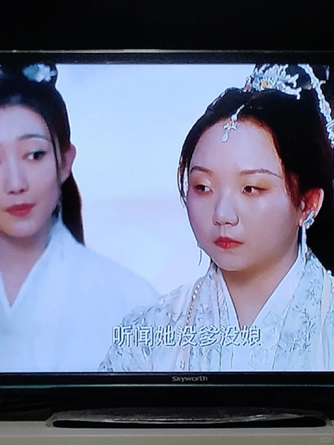 看的我想亖
就像一锅粥里面……
为什么要硬演神女，完全没有眼缘，严重影响我观影体