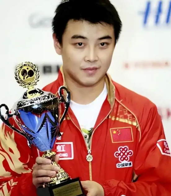 王皓，差一点就成了中国男乒第一位超级全满贯，也是世界第一位，就差这么一点点就封神