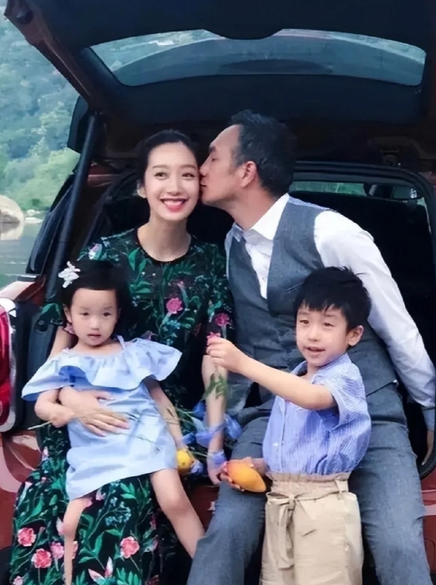 黄觉爱上小14岁麦子