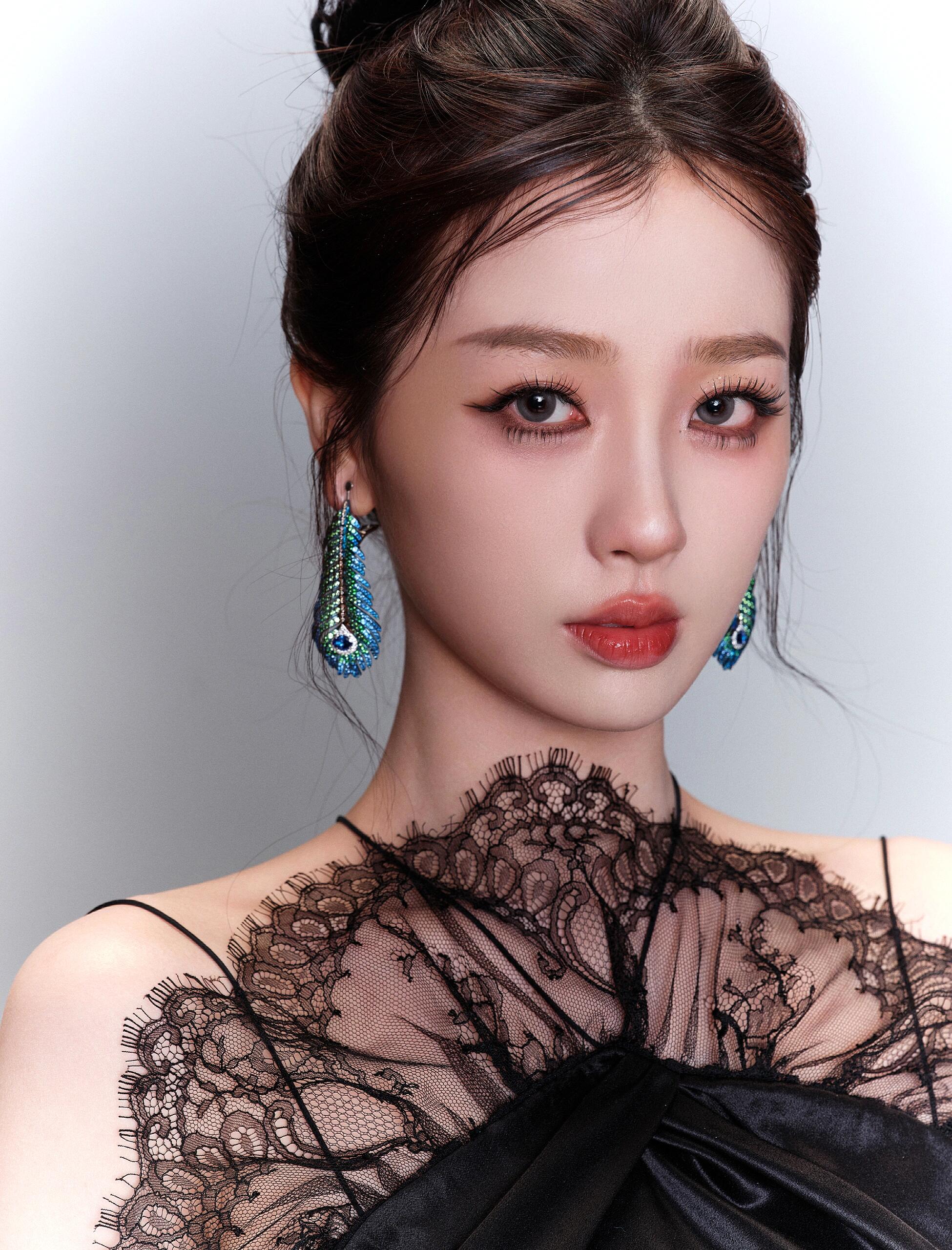 虞书欣这照片好妖艳