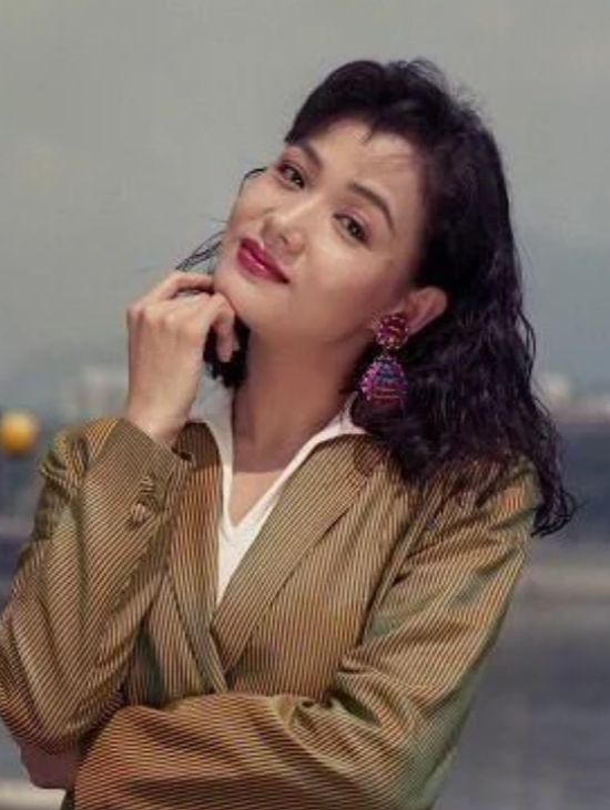 50岁就离世，家人只顾抢她遗产