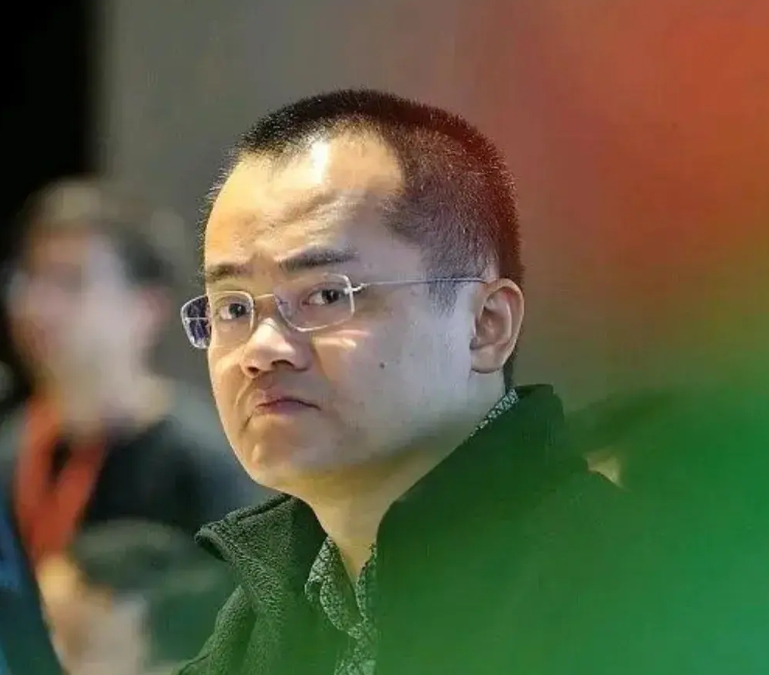 王兴的确是个人物，毕业于清华大学，美国特华拉大学。
 26岁王兴创立了校园网（人