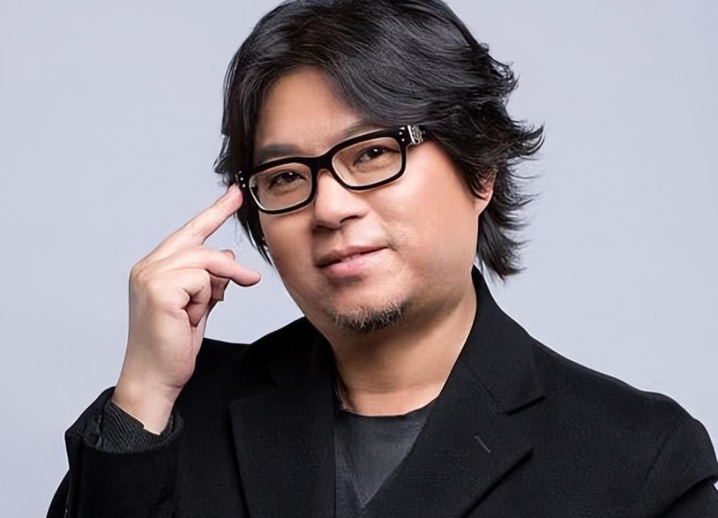 1988年，高晓松成功考上大学，趁着假期出门游玩，却不曾想，竟被一个算命的算出：