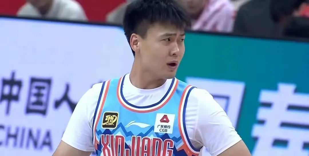 #cba# 赵睿就是好使啊，回来了带队拿下比赛。
面对江苏，新疆核心赵睿复出，他