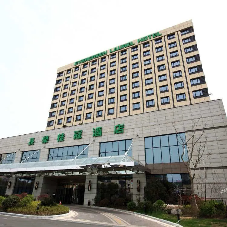 终于查出来了！这家在巴黎奥运会期间拒挂中国国旗的湾湾酒店，果然在中国大陆有连锁店