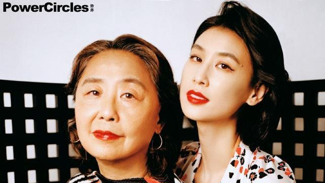 说想离婚都没人信？黄圣依是如何从清纯玉女，变成“炒作贵妇”的