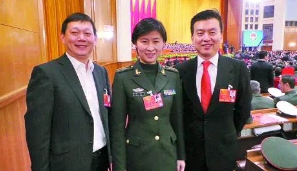张泽群、刘洋、李伟三位校友''邂逅''在人民大会堂！