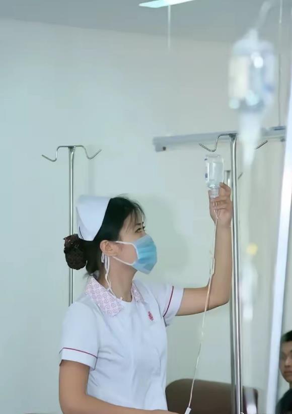 普通人挣钱不动脑的工作
1.医院护工一天400，
2.掏粪工，一车500，
3.
