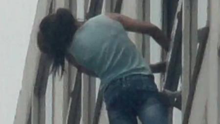 200万房暴跌100万，还要还贷款300万！25岁女孩不堪重负跳楼