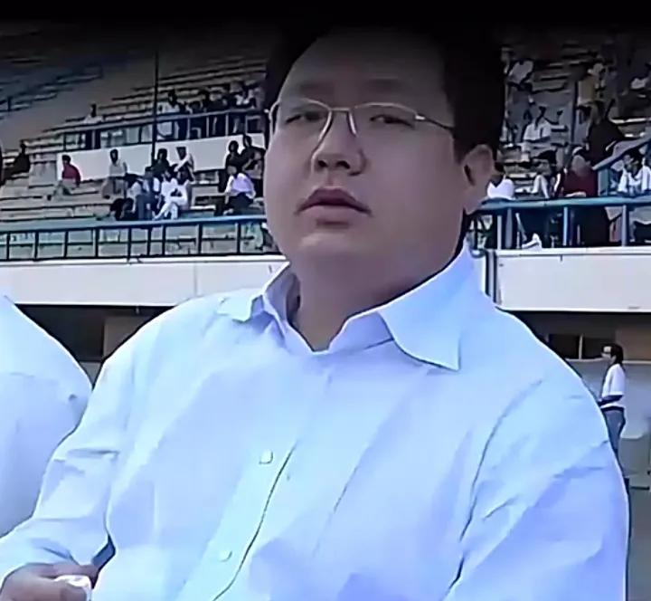 徐明，28岁时就成为亿万富翁，44岁却猝然在监狱中去世，令人咋舌。留下了130亿