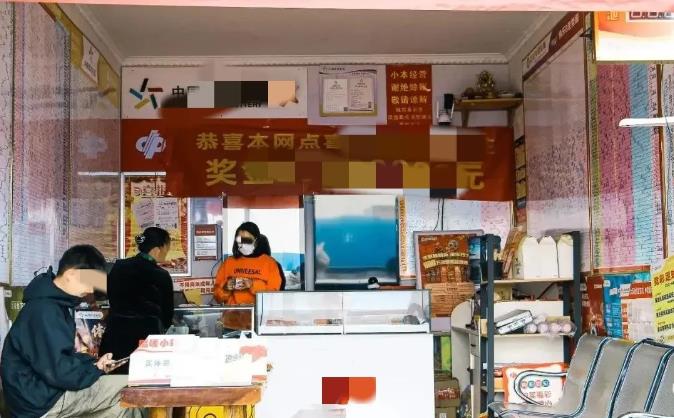 人无信而不立！陕西，一老彩民在彩票店中赊了一张彩票，没曾想开奖时竟中了16000