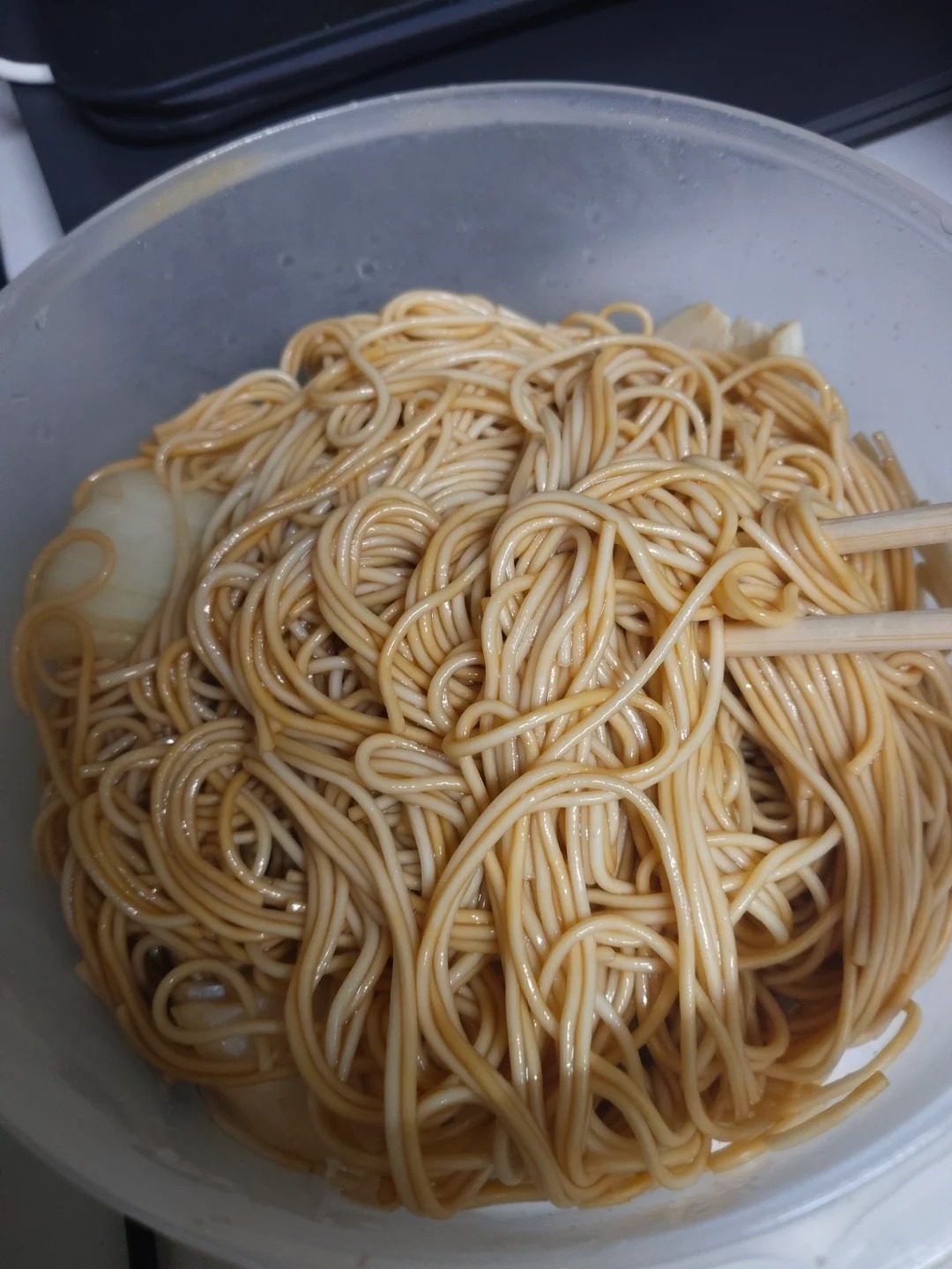 那些瞒着家长过的老鼠生活
挂面水煮，加酱油，加洋葱
一顿下来成本不超过3块