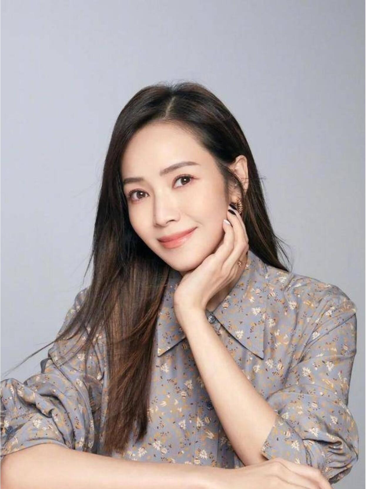 她曾是周杰伦的白月光，以完璧之身嫁入豪门