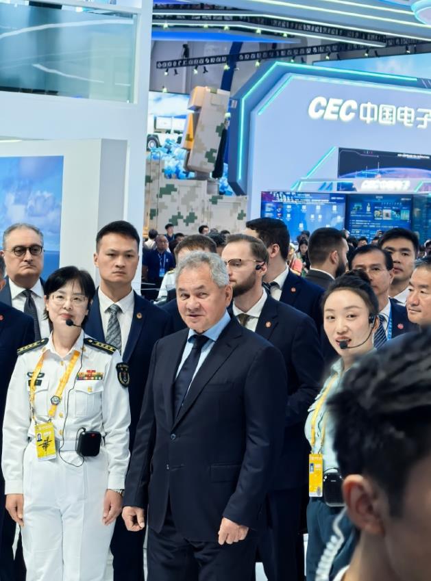绍伊古来了！
西方：兔子你别乱卖东西啊！
兔子：你们又不买我不卖怎么办？
泽圣：