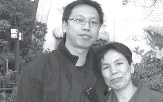 江苏一个单亲妈妈在给女儿准备婚礼时，收到了1530万元的转账，这笔巨额转账令这位