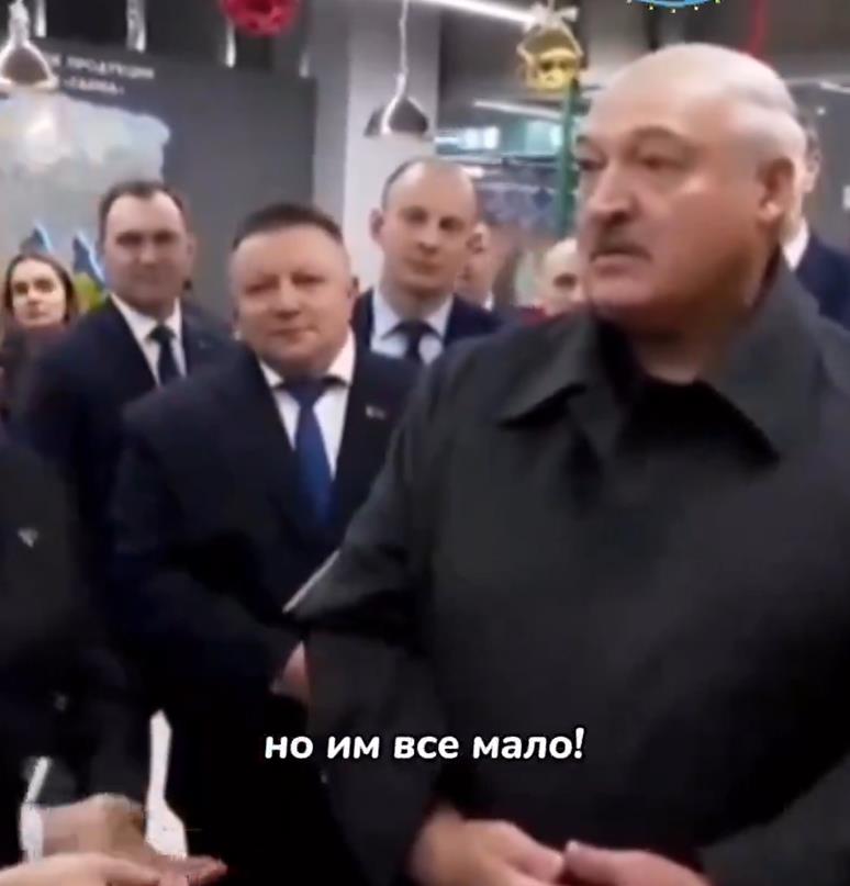 白俄老卢又出来说话了。他坚称，俄罗斯和白俄罗斯必须保持各自的主权和独立地位。还强