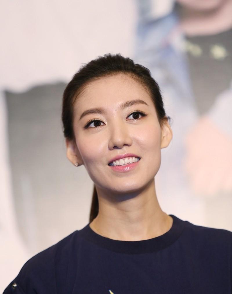 高露演了25年戏, 她的多面人生到底啥样?
