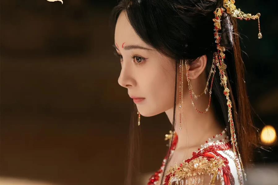 2024 年好剧不少，但烂剧也多。部分剧播出前疯狂营销，结果让人失望，比如《狐妖