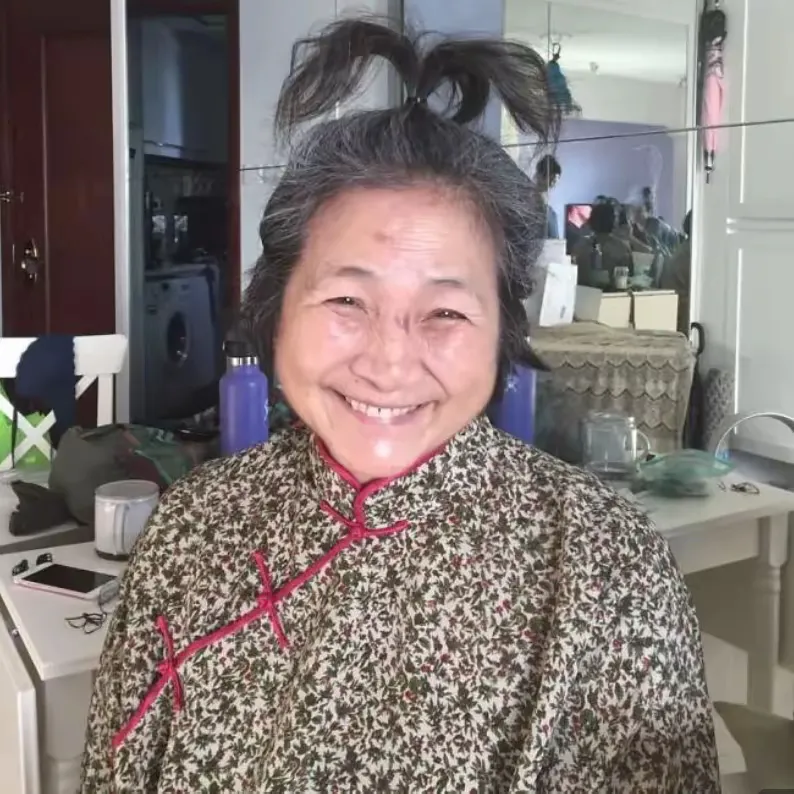 周海媚走了……
吴孟达走了……
郑佩佩也走了……
80后喜欢的影视明星，一个个的