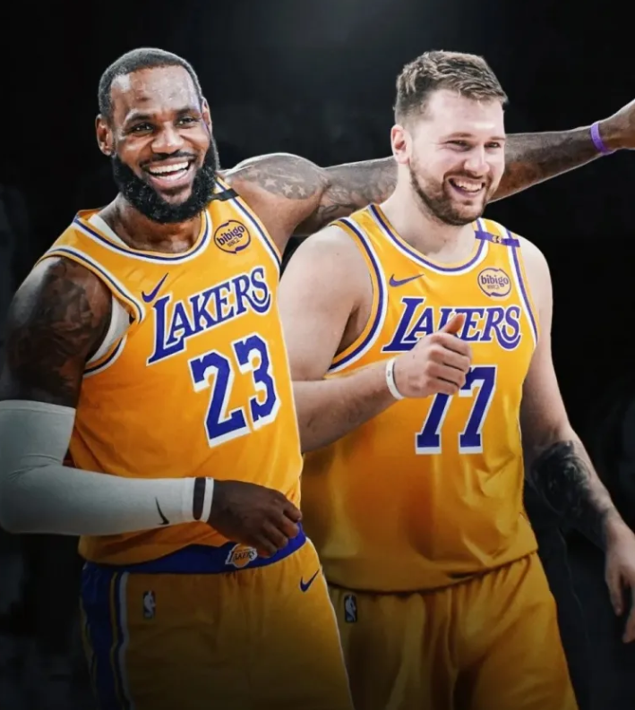 不服不行，詹姆斯每次与球星合作，都能拿到总冠军

1，与韦德，波什合作，拿到2个