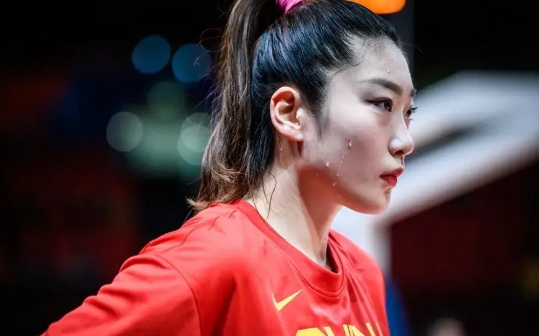 【 WCBA焦点大战：四川女篮23连胜终结！81-75！   山西竹叶青主场创造