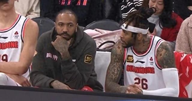 CBA收官战风波，吉伦沃特遭弃用，男篮集训名单引热议