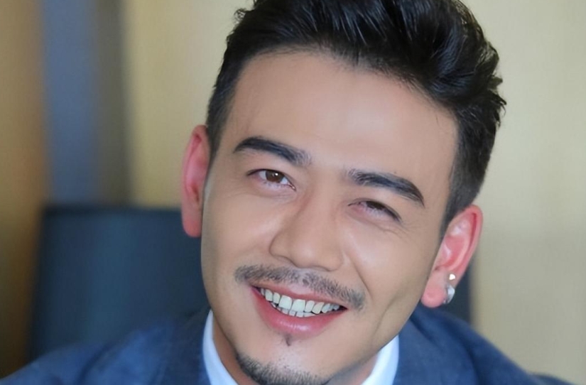 杨烁凭借“小包总”一角走红，本手握一手好牌。但他后续行为不断引发争议，不仅无视央