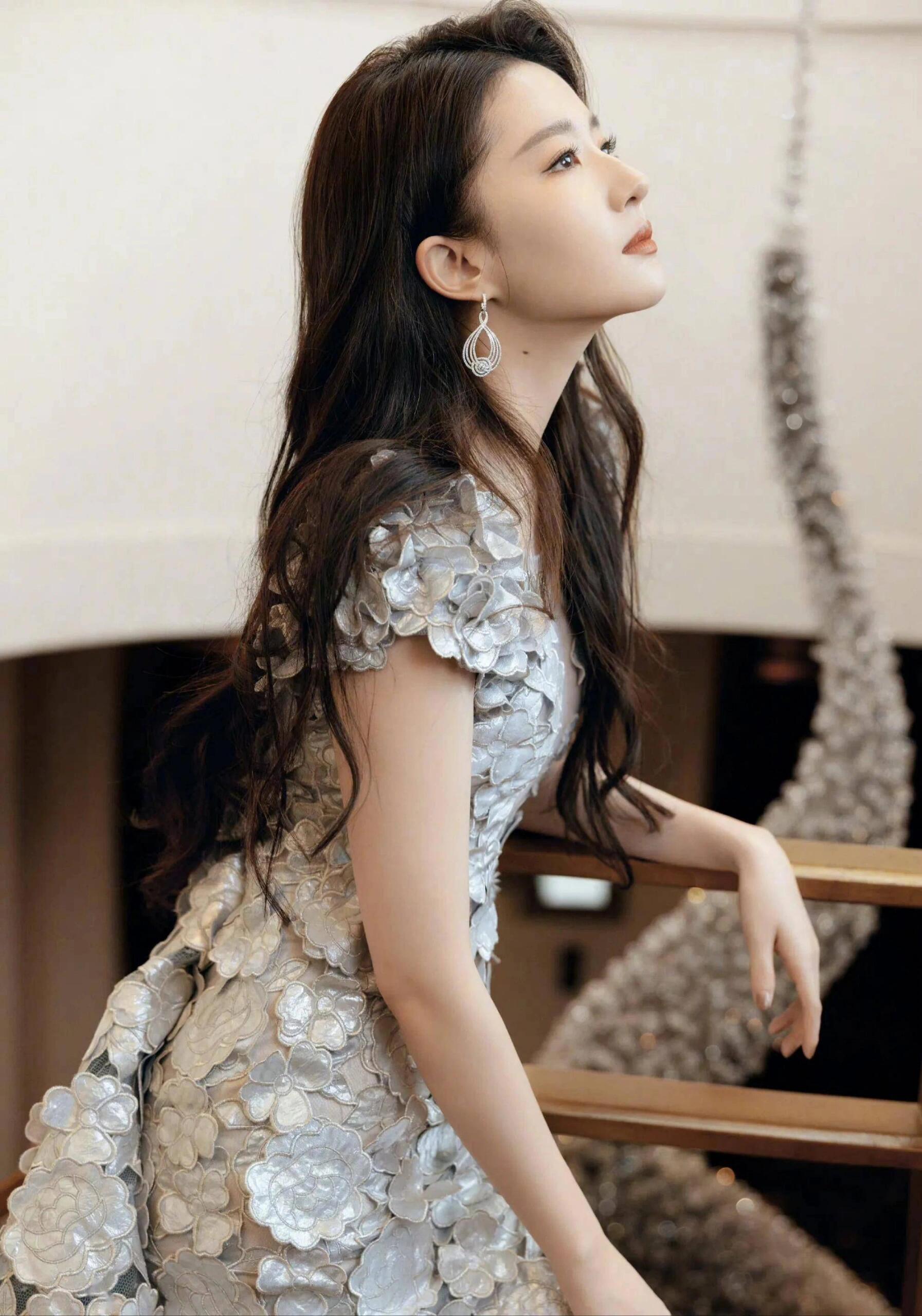 多看一眼就会沦陷的仙女