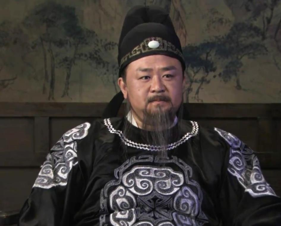 692年，唐朝监狱里，来俊臣拿着盐水鞭，一把挥向62岁的宰相狄仁杰。狄仁杰见状立
