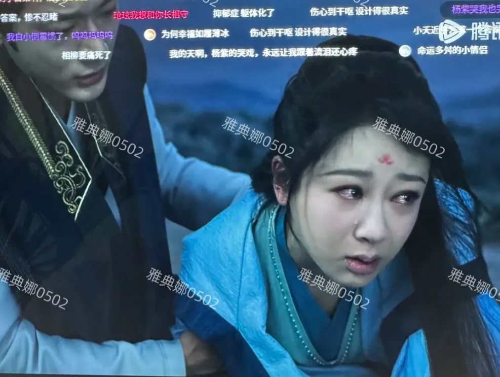 杨紫真的越来越像西门大妈了，脸肿得像个美妆蛋，演技也没有长进，痛哭流泪也无法让观